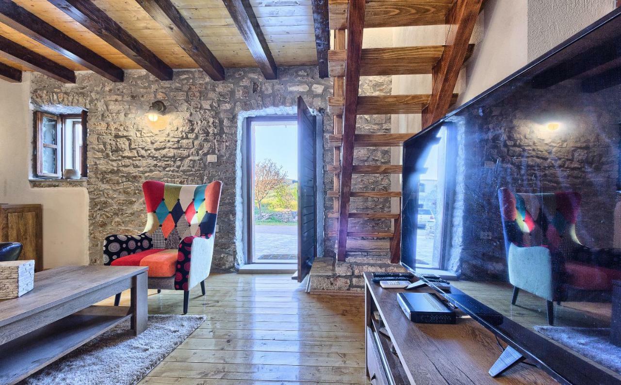 Maison d'hôtes Dalmatia Stone House - Heated Pool à Biorine Extérieur photo