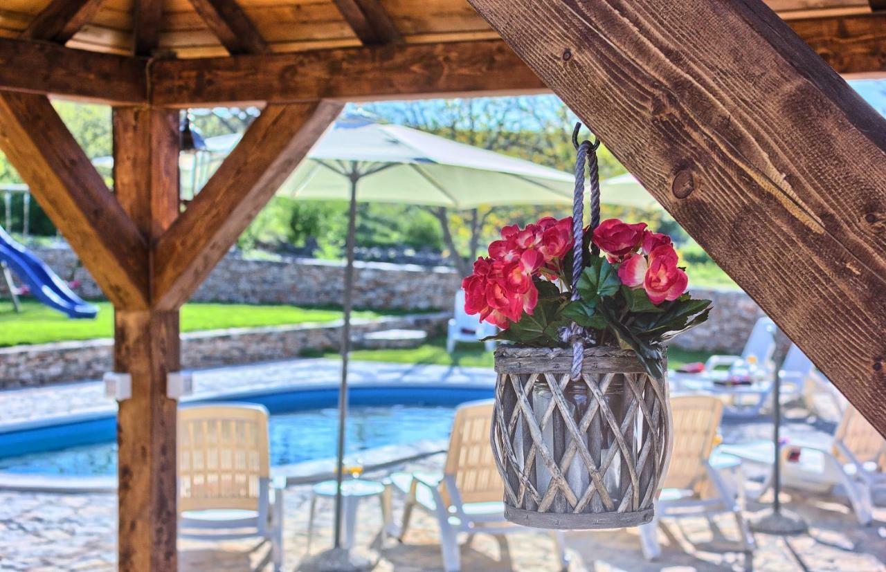 Maison d'hôtes Dalmatia Stone House - Heated Pool à Biorine Extérieur photo