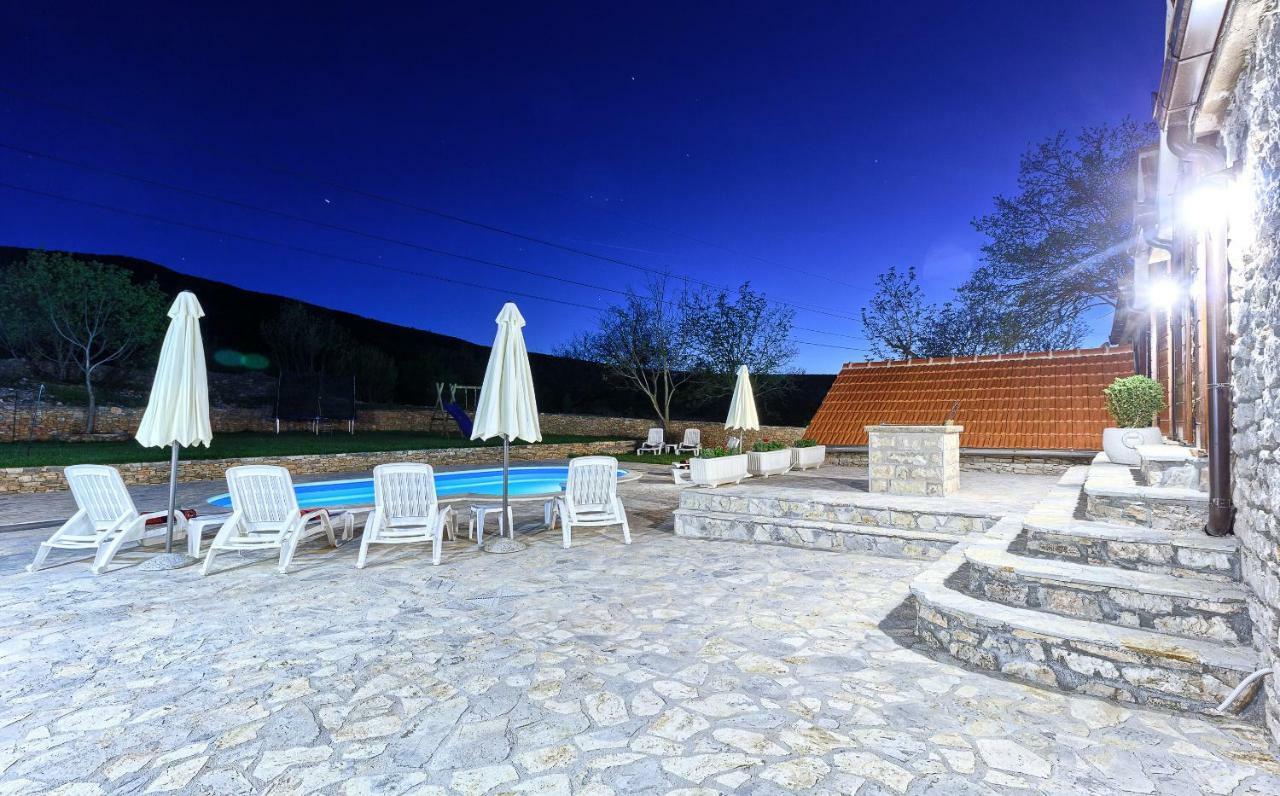 Maison d'hôtes Dalmatia Stone House - Heated Pool à Biorine Extérieur photo