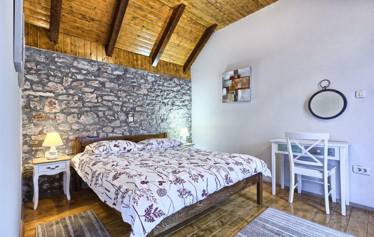 Maison d'hôtes Dalmatia Stone House - Heated Pool à Biorine Extérieur photo
