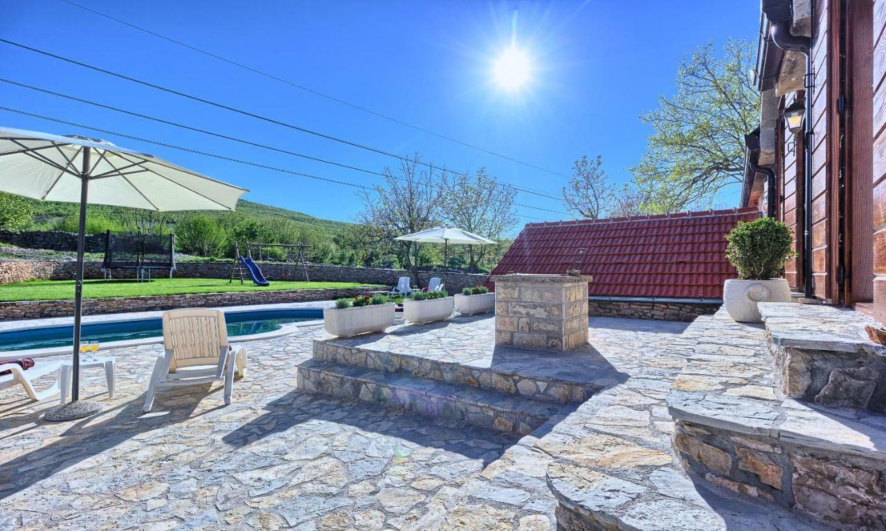 Maison d'hôtes Dalmatia Stone House - Heated Pool à Biorine Extérieur photo